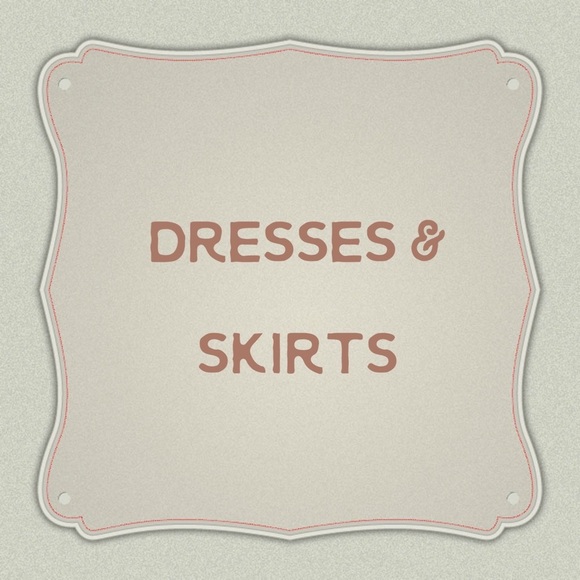 DRESSES & SKIRTS - Picture 1 of 1